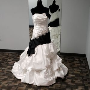 Moonlight wedding, strapless, black , size 12,
